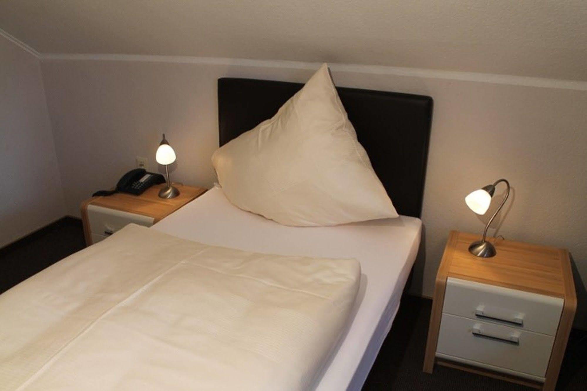 Landhaus Hotel Goeke Hövelhof Екстериор снимка