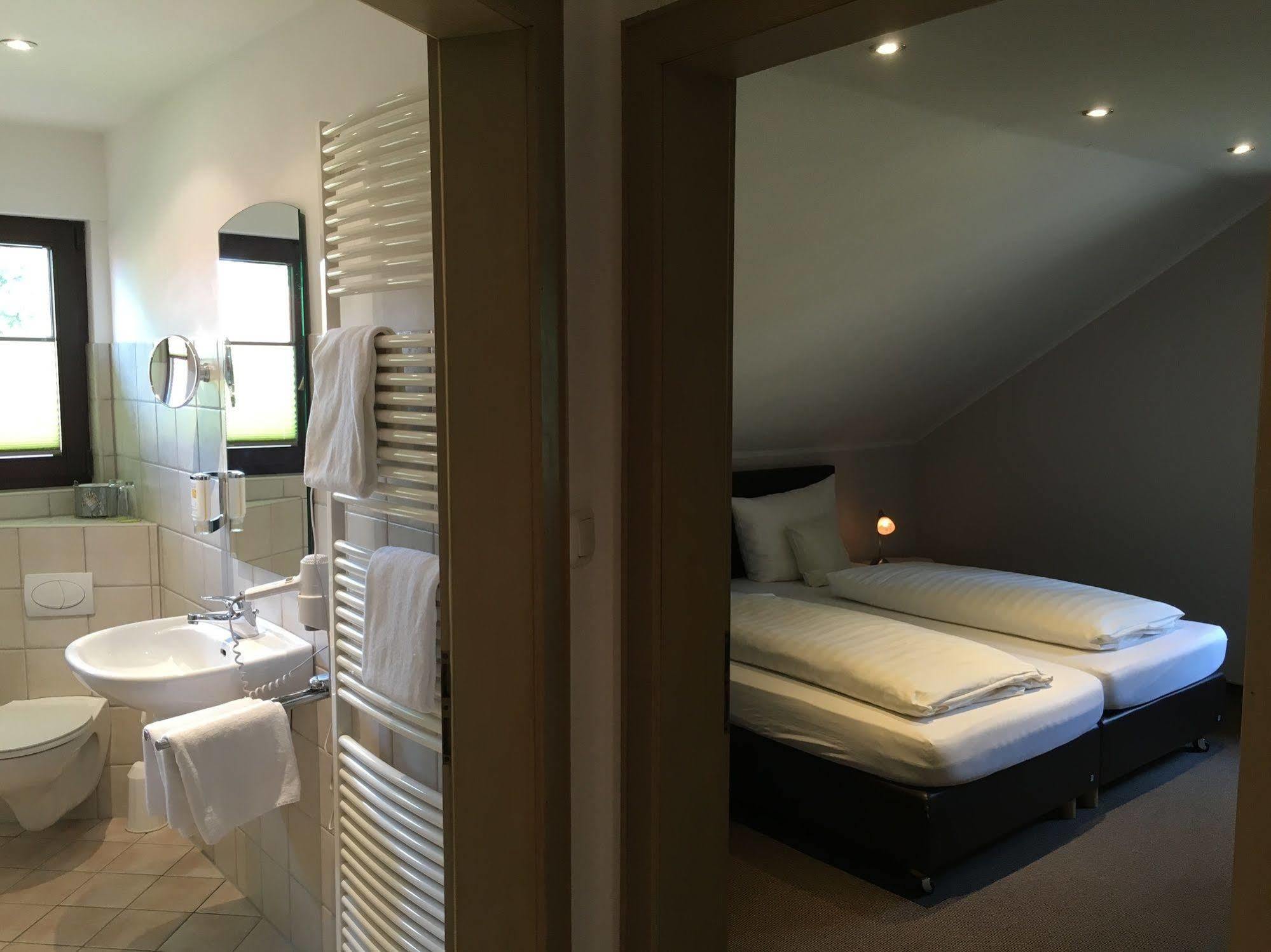 Landhaus Hotel Goeke Hövelhof Екстериор снимка
